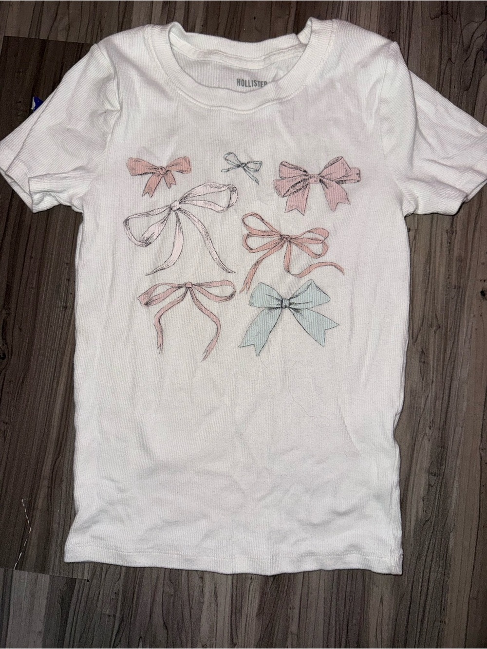 Hollister White Short-Sleeve Tee with Pastel Bow Motif